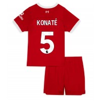 Otroški Nogometni dresi Liverpool Ibrahima Konate #5 Domači 2023-24 Kratek Rokav (+ Kratke hlače)